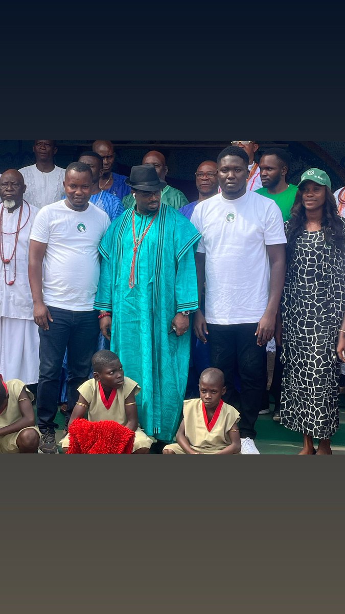 only_matthxw's tweet photo. This is just the start. As a cohort, we’re stepping beyond routine roles to engage traditional + faith leaders on grassroots health.
The Dein’s insights on drug abuse and youth engagement are already shaping our next outreach.
#YouthInHealth #CommunityHealth #SWApNigeria #NHF2025 https://t.co/43hJVLFnfO