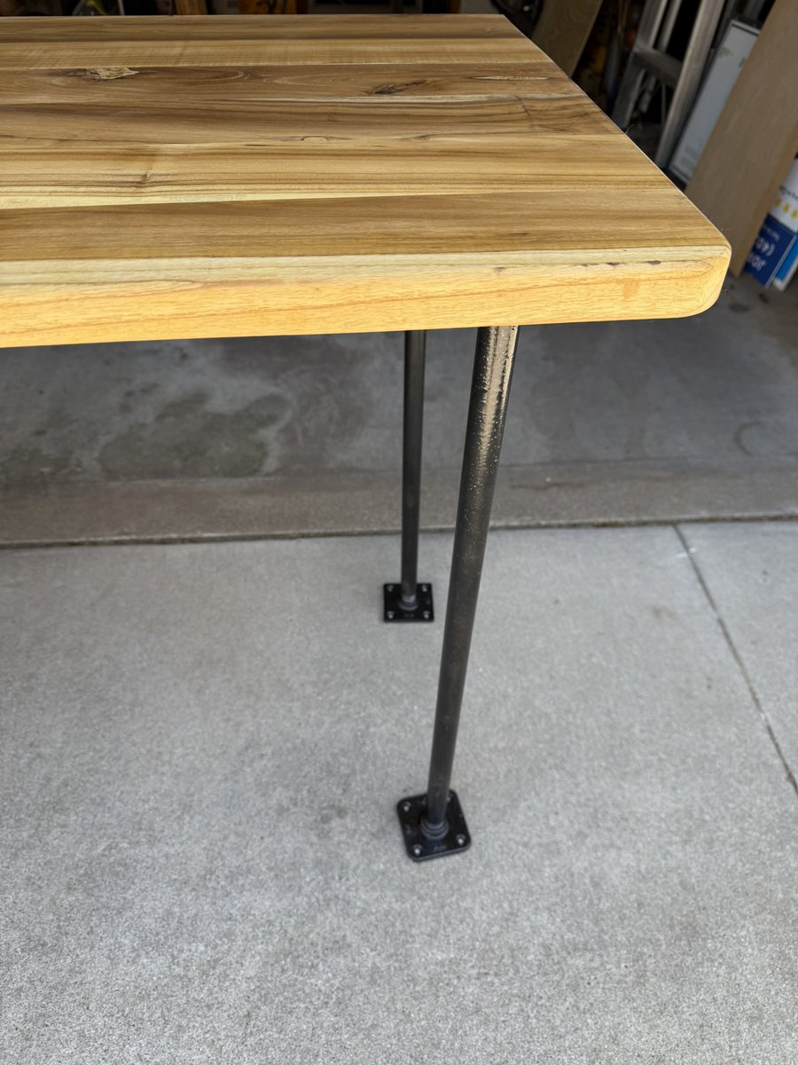 JenJoy's tweet image. It's finished! I bought new pipe all the same length. Spray painted the legs and flanges. I'm so damn proud of myself! #girlpower #homeprojects