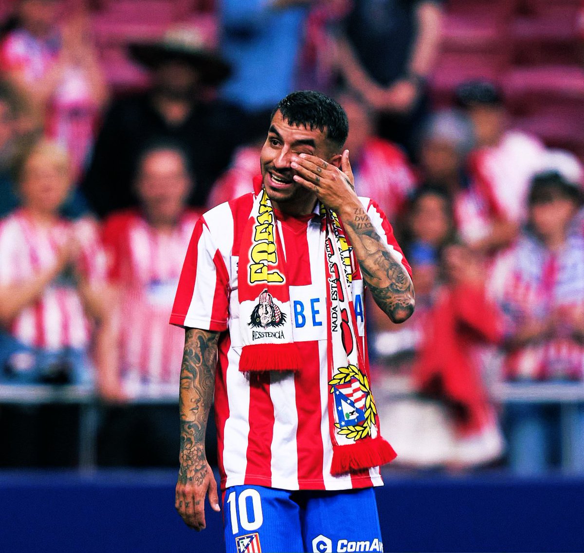 imanoleg_'s tweet photo. Apenado por la marcha de nuestro Ángel. Apenado porque el club no haya estado a la altura para despedir como se merece a un futbolista y una persona excepcional. Apenado porque mucha gente se ha marchado tras el pitido final sin brindarle un último abrazo. Te quiero Angelito. Siempre serás el corazón de esta afición.