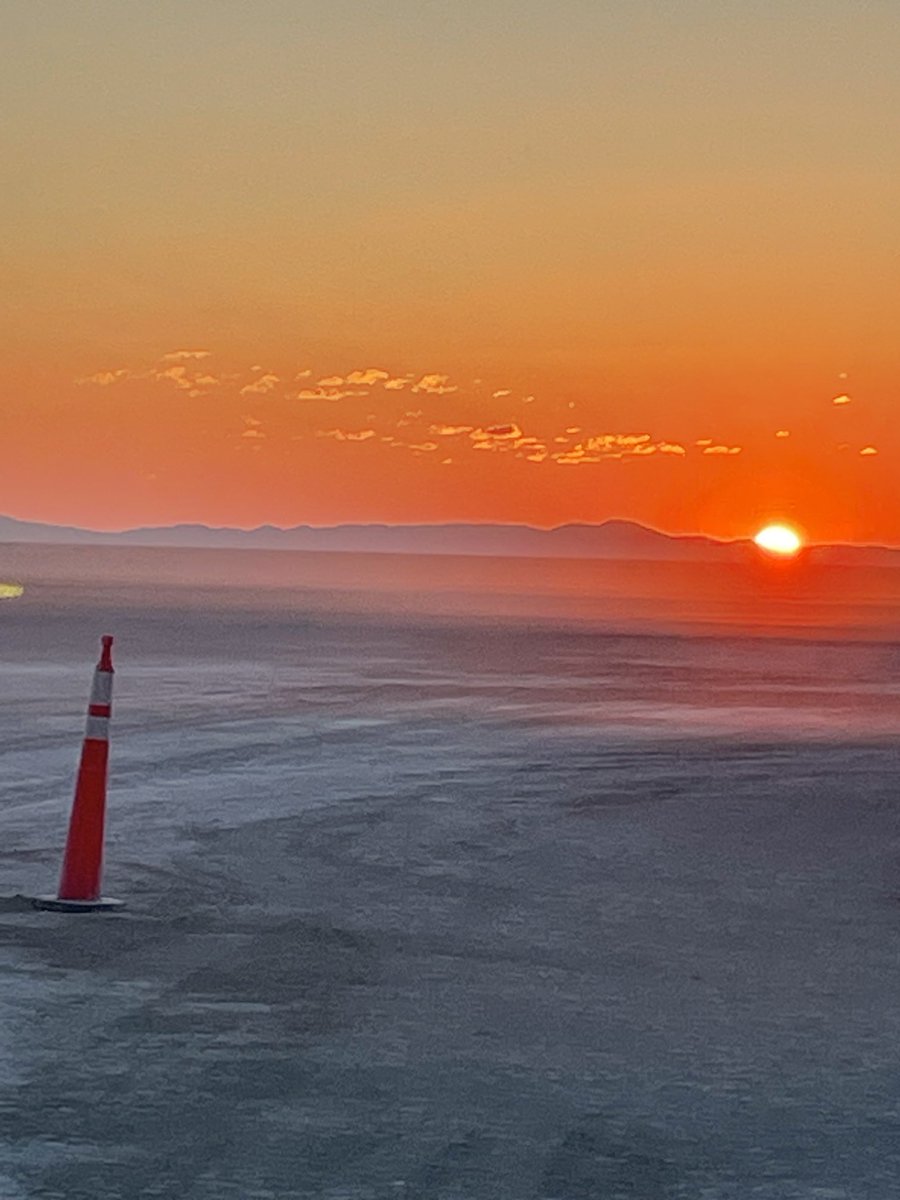 JustDallas's tweet image. Looking forward to seeing this kind of a sunrise again soon.