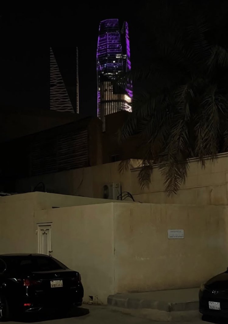 "ميدانكم نفوسُكم ، فإن انتصرتُم عليها كنتم على غيرها أقدر ، وإن خُذلتم فيها كُنتم على غيرها أعجز ، فجرِّبوا مَعها الكِفاح أولًا". 

*

#مساء_الخير