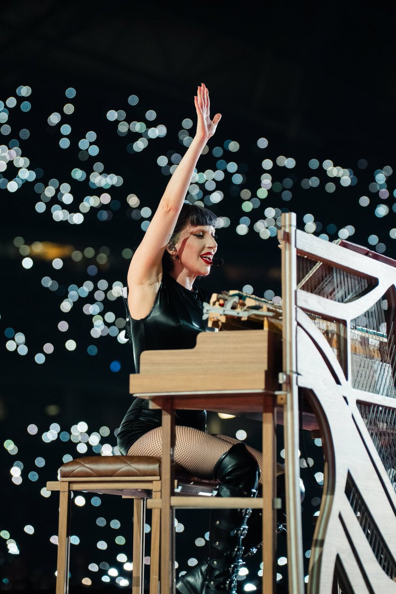 gagaimages's tweet photo. [UHQ PHOTOS] MAYHEM Singapura! live in Singapore (May 18)

Full album: https://t.co/qjf1m068T7 https://t.co/puhFyHIpql