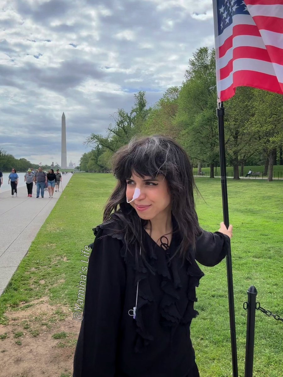 YaminaHsaini's tweet image. 🇺🇸30 avril / Partie 13 : Me voici devant le Reflecting Pool.
Juste à côté, il y avait une sorte de cérémonie en l’honneur de vétérans vietnamiens.
Et toujours une vue sur le Washington Monument!
#washingtondc #reflectingpool #usa #states #america #EtatsUnis #yaminaslife…