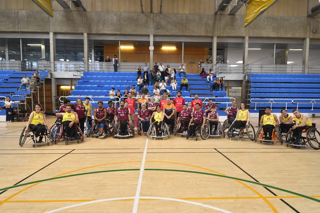🔚 Lágrimas y mucha emoción en el último partido de 𝐉𝐮𝐚𝐧𝐦𝐚 𝐔𝐫𝐮𝐧̃𝐮𝐞𝐥𝐚 en Vitoria-Gasteiz 🏀🔛

🫂 𝘜𝘯 𝘱𝘭𝘢𝘤𝘦𝘳, 𝘑𝘶𝘢𝘯𝘮𝘢
📸 <a href="/jull2000/">Jull Roc</a>

#GasteizkoUdala #Indesa
#SomosZuzenak #ZuzenakGara 🟣🟠