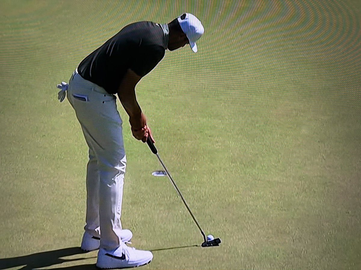 CPowers14's tweet photo. The way Finau sits his putter at address pisses me off https://t.co/Z0vNE53j9d