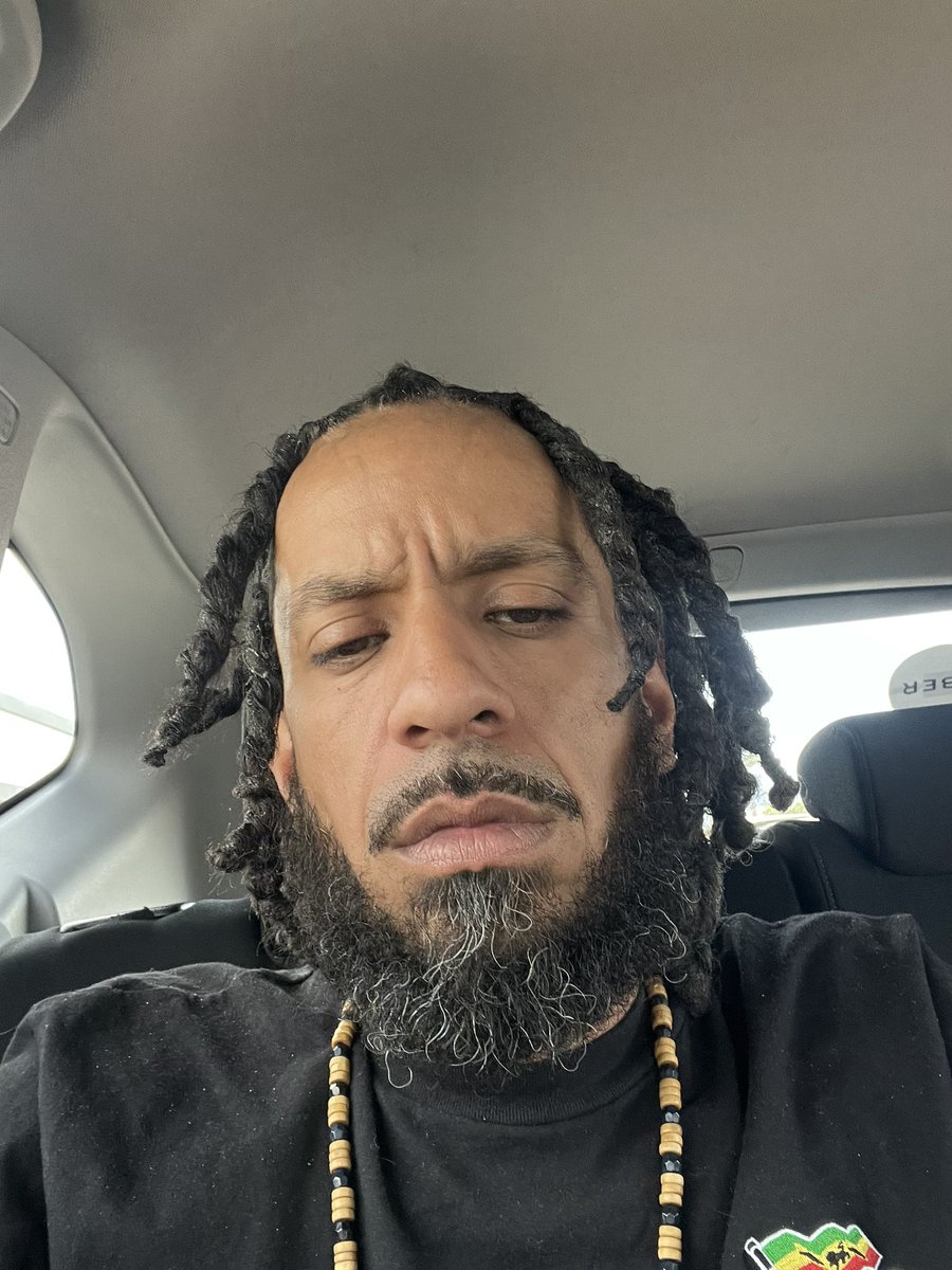 Vic Santiago tweet media