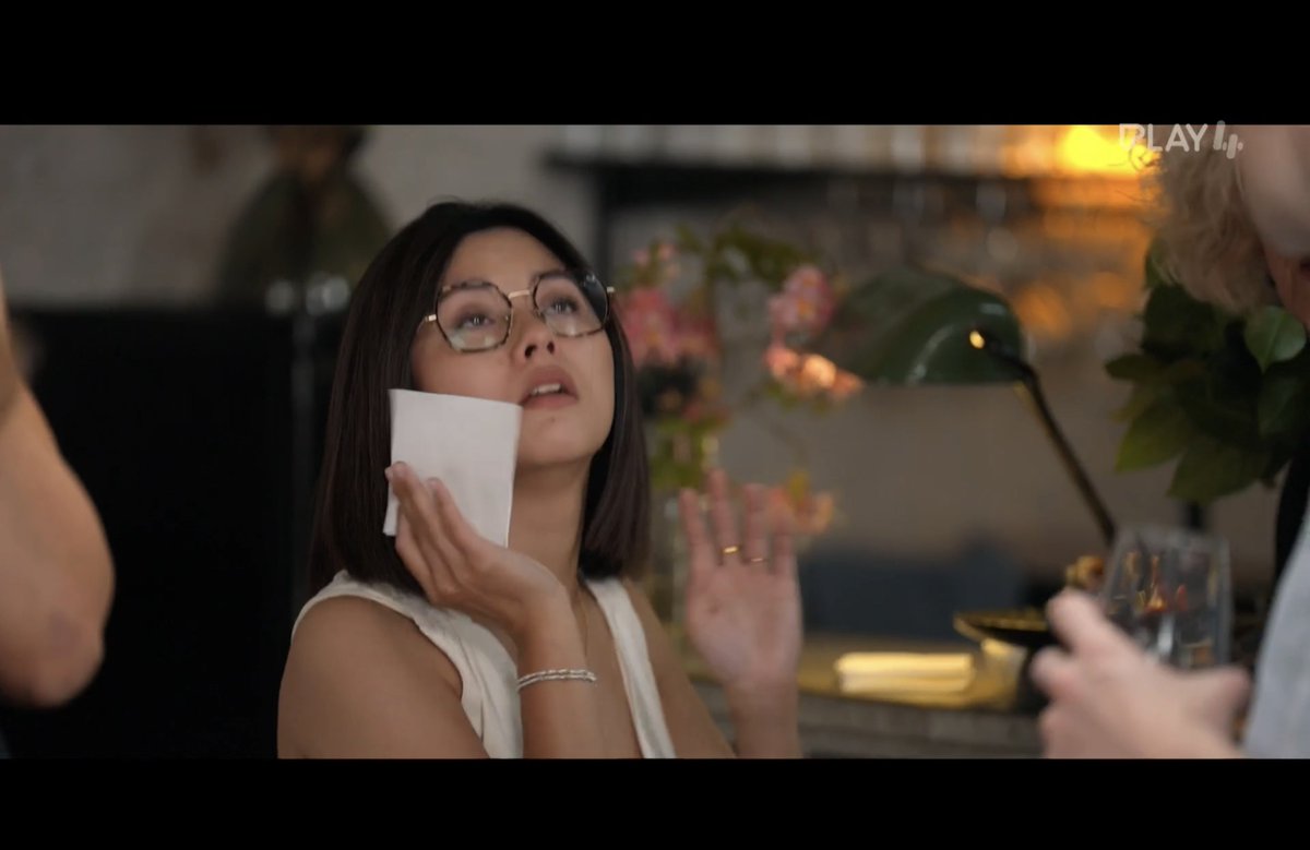 #DeMol 
Vrouwelijk Vlaanderen wanneer Gilles op het scherm verschijnt: