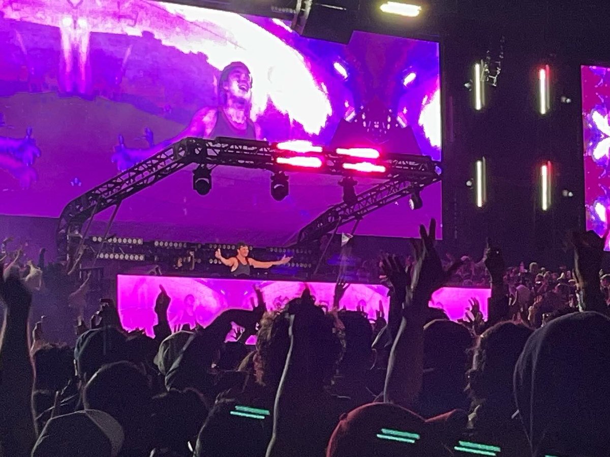 EDM Vancouver tweet media