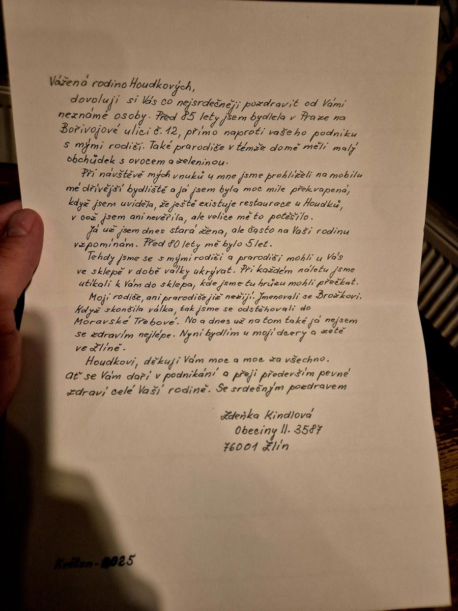 Přišel k nám do hospody k Houdkům na Žižkov dopis.
Se všema to tady s námi pohnulo.
Jako majitel vnímám, že než jen tvoření profitu je odpovědnost k odkazu našeho podniku a jeho duši a historii věc ještě důležitější. 
🙏