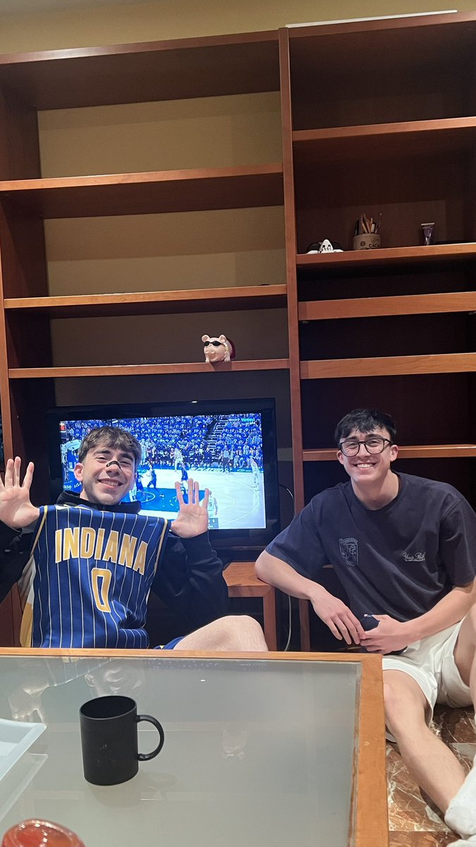 aantoniob2's tweet photo. #TiempoDePlayoffs https://t.co/n4mQJMx5Wc