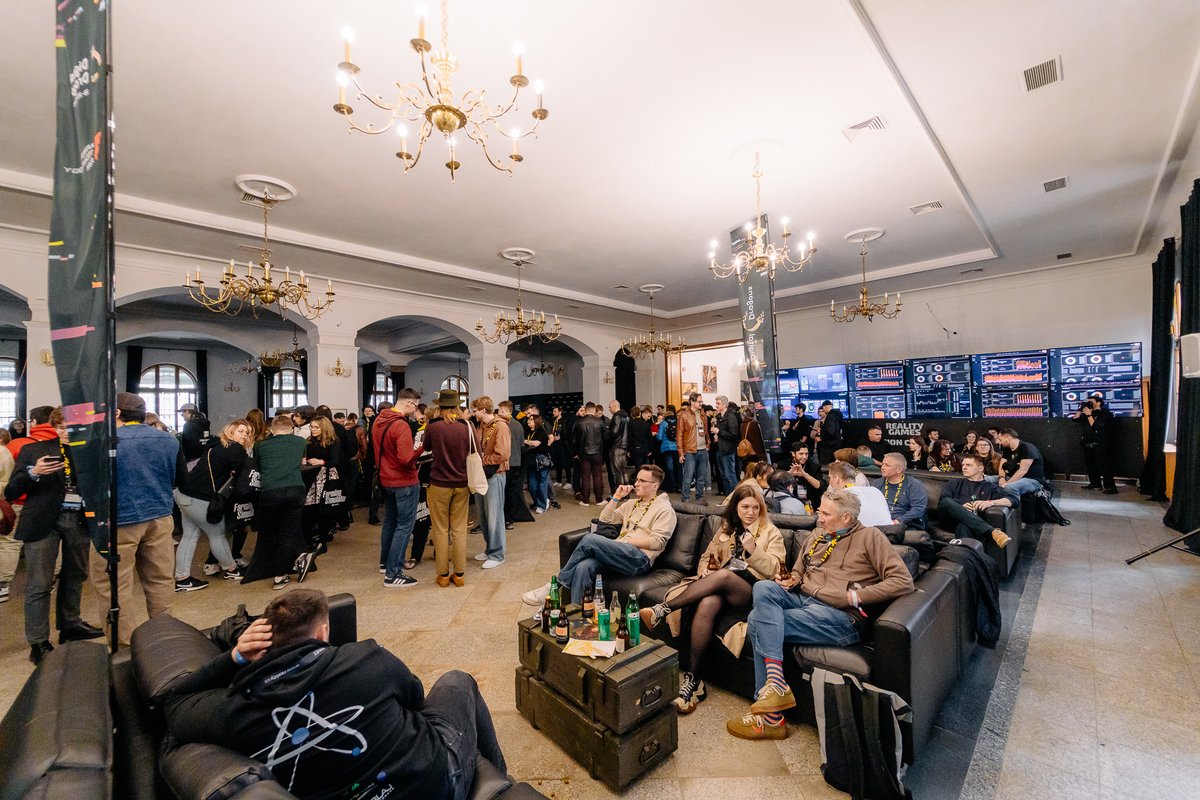Digital_Dragons's tweet photo. 📷 Just epic photos from Badge Pickup Party powered by @RealityGamesEU &amp; VIP Party!
🎮 Now it’s time to recharge — the main conference programme begins tomorrow at 10.00 am, and you won’t want to miss a moment!

#ddc2025 https://t.co/7JTzPbnbex