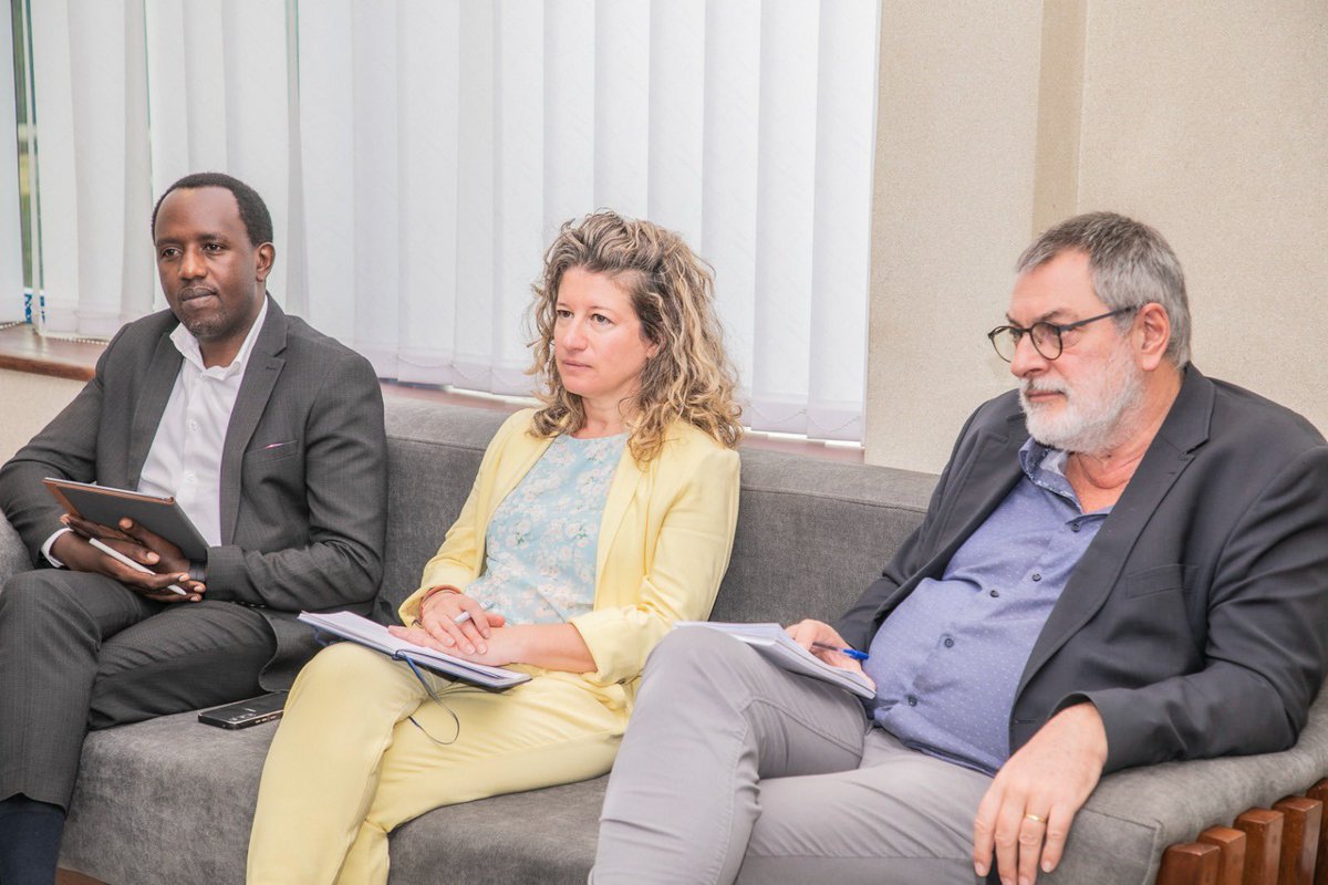 Hans Das (@hansdaseu) on Twitter photo Concluding my tour through the region, I discussed the humanitarian crisis in Eastern DRC with the Rwandese Minister Murasiri <a href="/RwandaEmergency/">Ministry in charge of Emergency Management</a> , Minister of State Foreign Affairs Gen Kabarebe <a href="/KabarebeJames/">James Kabarebe</a> and Brigadier General Karuretwa <a href="/RwandaMoD/">Rwanda Defence Force</a>. Thank you for your openness. Concluding my tour through the region, I discussed the humanitarian crisis in Eastern DRC with the Rwandese Minister Murasiri <a href="/RwandaEmergency/">Ministry in charge of Emergency Management</a> , Minister of State Foreign Affairs Gen Kabarebe <a href="/KabarebeJames/">James Kabarebe</a> and Brigadier General Karuretwa <a href="/RwandaMoD/">Rwanda Defence Force</a>. Thank you for your openness.