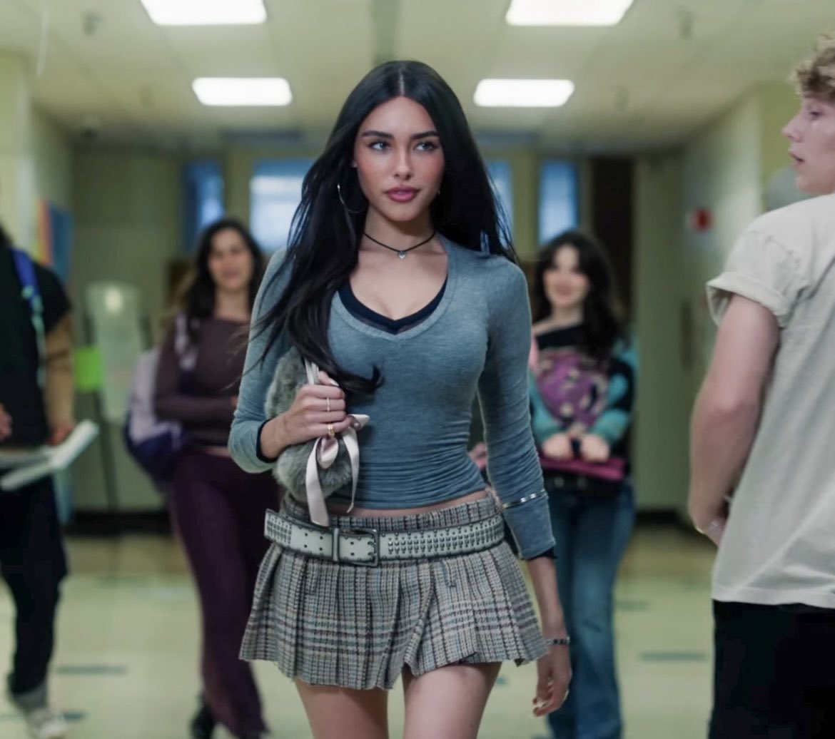 madisonchart's tweet photo. Megan Fox seemingly replicates Madison Beer’s ‘Make You Mine’ outfit in the film ‘Overcompensating’ featuring Charli XCX. https://t.co/itGHvZBFu6