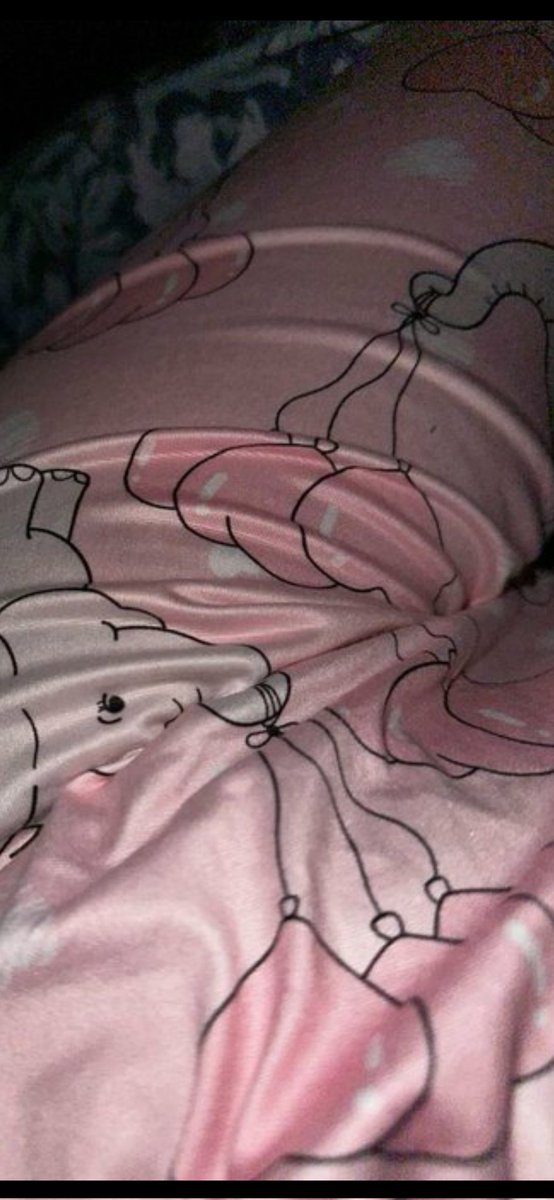 تقبلني صديقة لك  اليله فقط  ؟