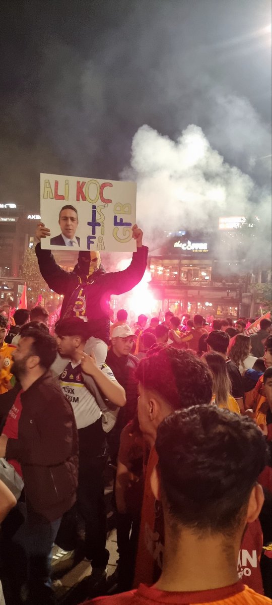ersanduman's tweet photo. #SampiyonGalatasaray https://t.co/HdnIldj7dx