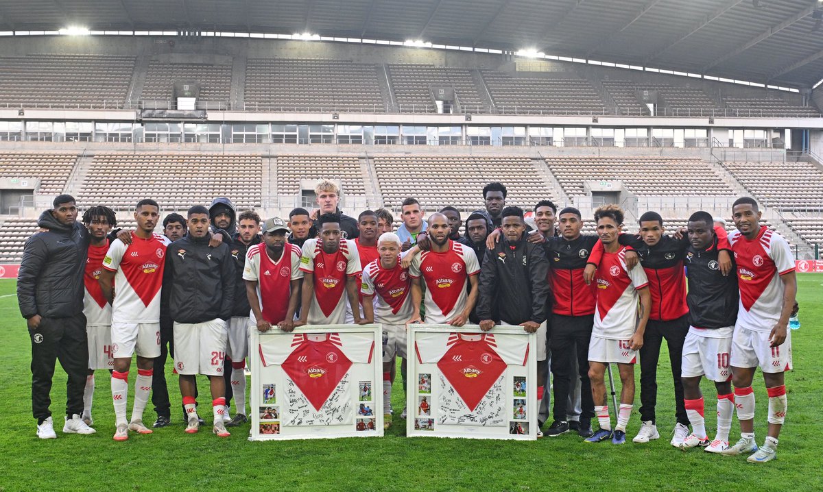 CapeTownSpursFC's tweet image. Thank You to all our loyal and faithful die hard supporters who have stuck by the club through thick and thin! 🛡️
Not all is lost, we lift our heads and stand tall with pride knowing that even through the worst of times, we stick together and will always be URBAN WARRIORS! 🔴