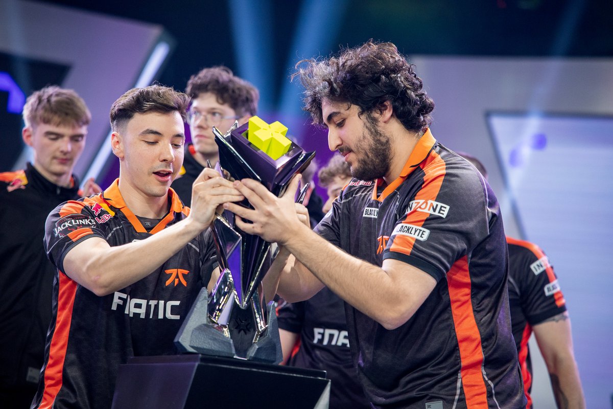 finally, a good looking trophy