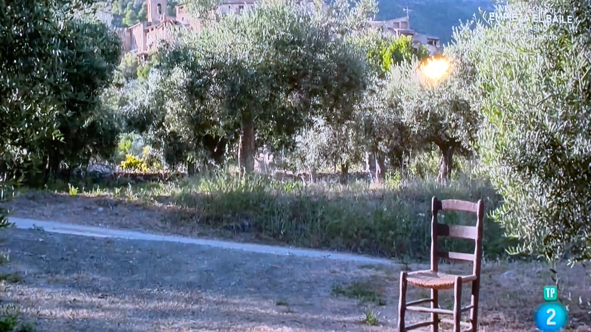 Redes. Eduardo Punset.  Explicar el mundo y la vida de una forma bonita y sencilla.  Un hombre sencillo, lleno de optimismo. Esa silla junto al río... #IMPPunset <a href="/Impres_TVE/">Imprescindibles TVE</a>