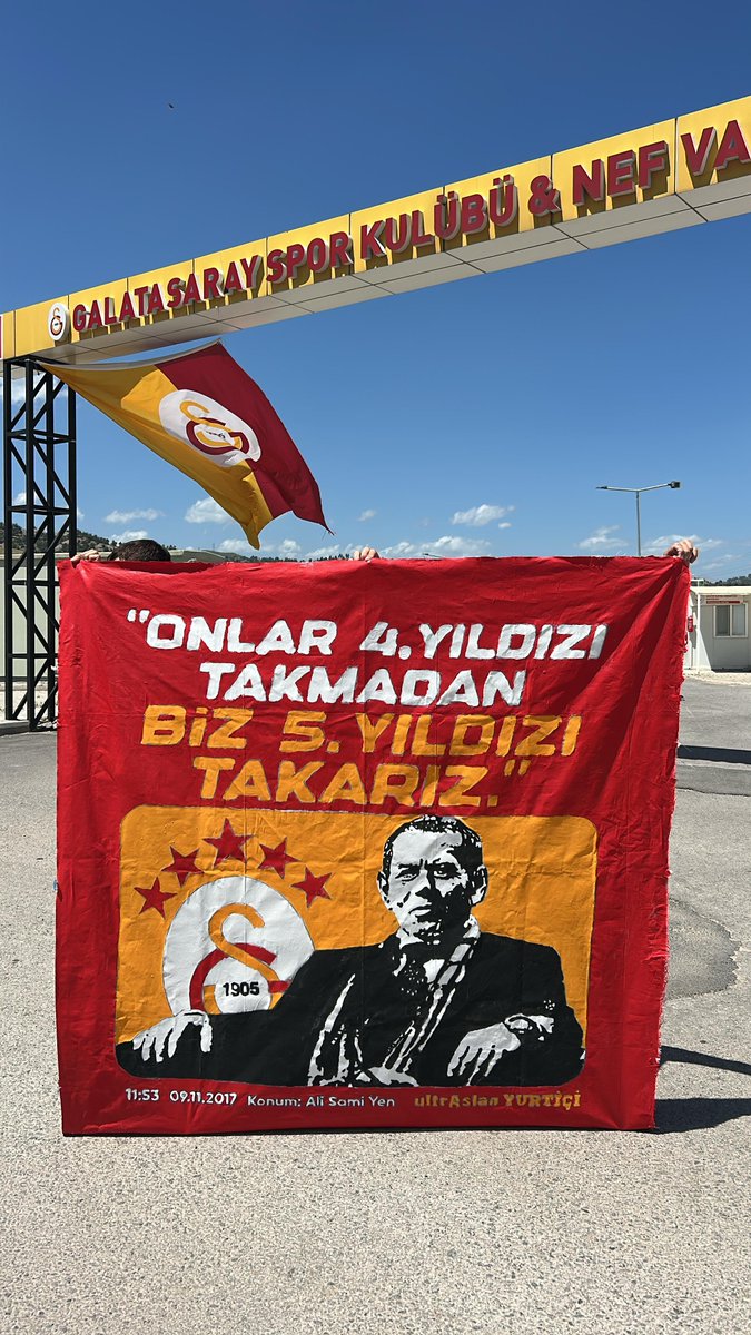 Onlar 4. yıldızı takmadan biz 5.’yi taktık. 

#5YıldızlıŞampiyon
#ŞampiyonGALATASARAY 

#uAYurtiçi
