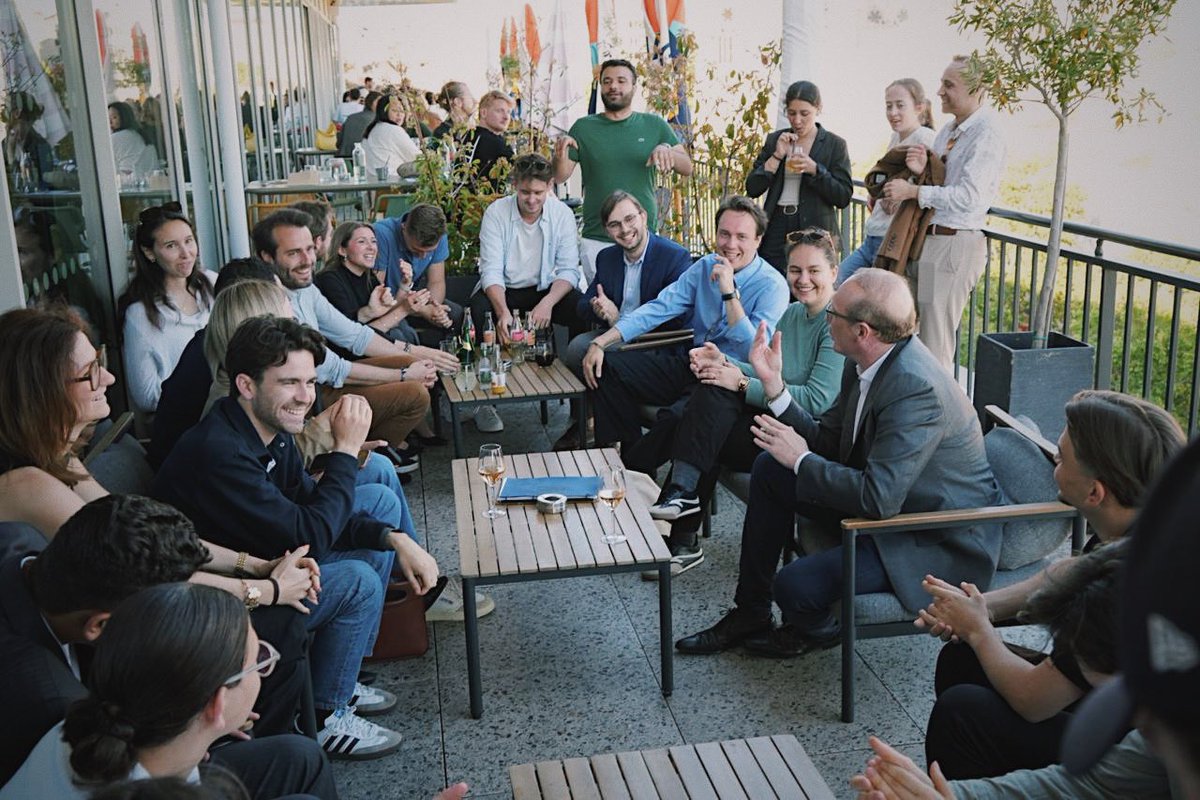 Le 3ème congrès inter-régional <a href="/HorizonsLeParti/">Horizons</a> à Marseille fut exceptionnel ! 

Nous avons pu montrer que la jeunesse souhaite prendre en main son avenir et agir pour la France ! 

La dynamique des <a href="/HorizonsJeunes/">Horizons Jeunes</a> dans les Bouches-du-Rhône est là et ne fait que commencer 🚀