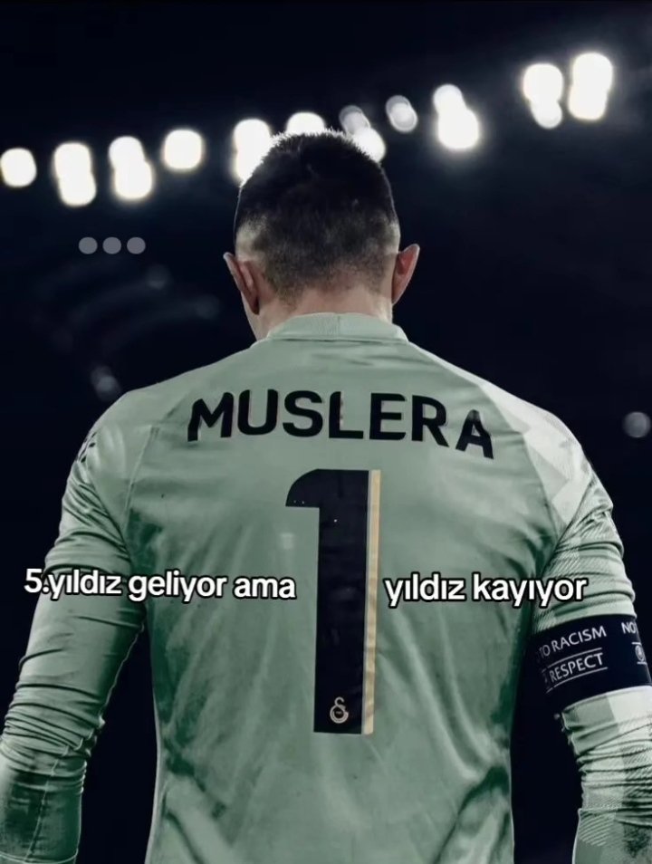ApolloN7462218's tweet photo. #muslera buraya kalbimi bırakiyom ❤️#şampiyonmuslera https://t.co/fDzolEmky4