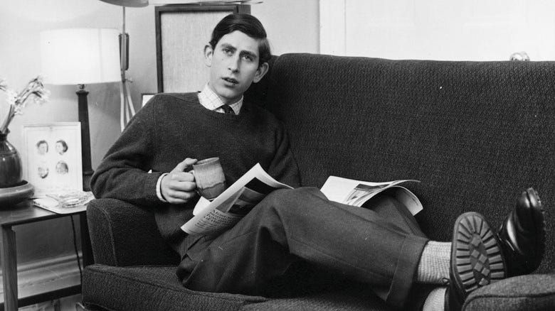 🔝 ¿El #Liderazgo ya no seduce como antes?

 Durante décadas, ascender en la jerarquía corporativa era el sueño profesional. Poder, estatus, influencia. El liderazgo era la cima. Sin embargo, algo ha cambiado.

Veamos... (Hilo 🧵)