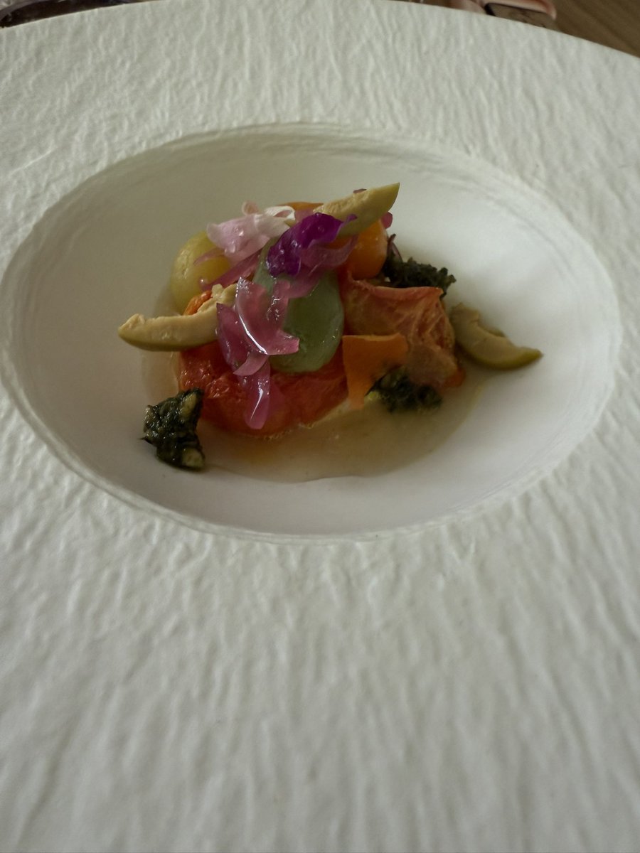 MikeAStevo's tweet photo. Superb Isle of Wight tomato dish @Garfieldthechef #fresh #flavoursome #TyddynLlan #restaurantwithrooms https://t.co/OXNwpmeu2A