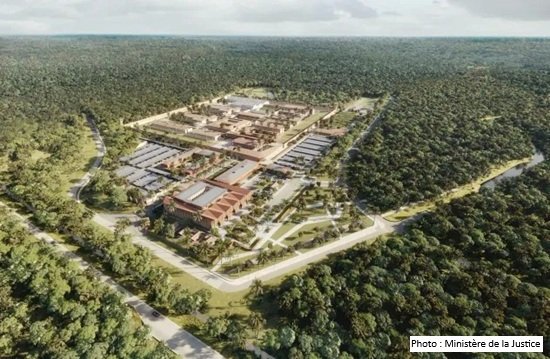 Cécilia Larney (@larneycecilia) on Twitter photo En #Guyane, la Collectivité territoriale s'oppose fermement au projet de #prison ultrasécurisée pour les #narcotrafiquants et #islamistes venus de France hexagonale, évoquée par <a href="/GDarmanin/">Gérald DARMANIN</a>. En savoir plus : karibinfo.com/news/jean-paul… En #Guyane, la Collectivité territoriale s'oppose fermement au projet de #prison ultrasécurisée pour les #narcotrafiquants et #islamistes venus de France hexagonale, évoquée par <a href="/GDarmanin/">Gérald DARMANIN</a>. En savoir plus : karibinfo.com/news/jean-paul…