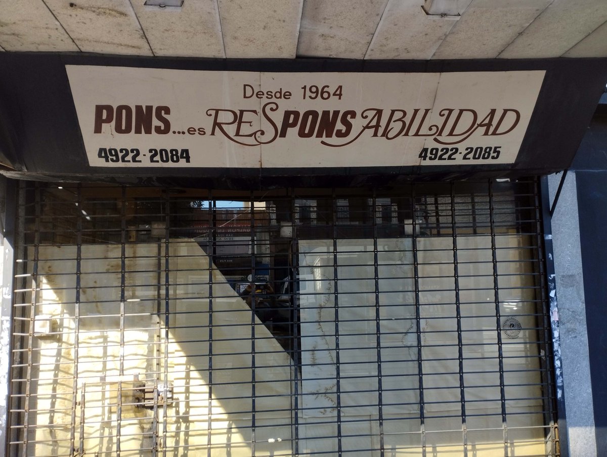 Hace 25 años atrás compré un depto  y la inmobiliaria era propiedad de dos mujeres, las hermanas Pons

Por supuesto, no eran Norma y Mimí. Sí eran dos bellas señoras que se acercaban a los 50 años

Hoy de esa inmobiliaria, sita en la av San Juan, solo queda un ya antiguo letrero