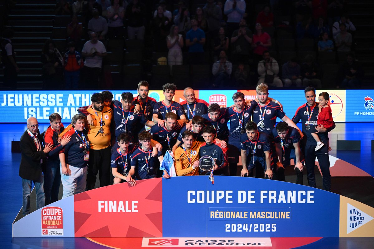 EspritHandball's tweet photo. Les 4 dernières finales se sont déroulées dans une super ambiance 🤩
Un grand bravo aux finalistes également pour leur superbe parcours !
#EspritHandball #CDFHandball25 https://t.co/Iya9JuZqcr