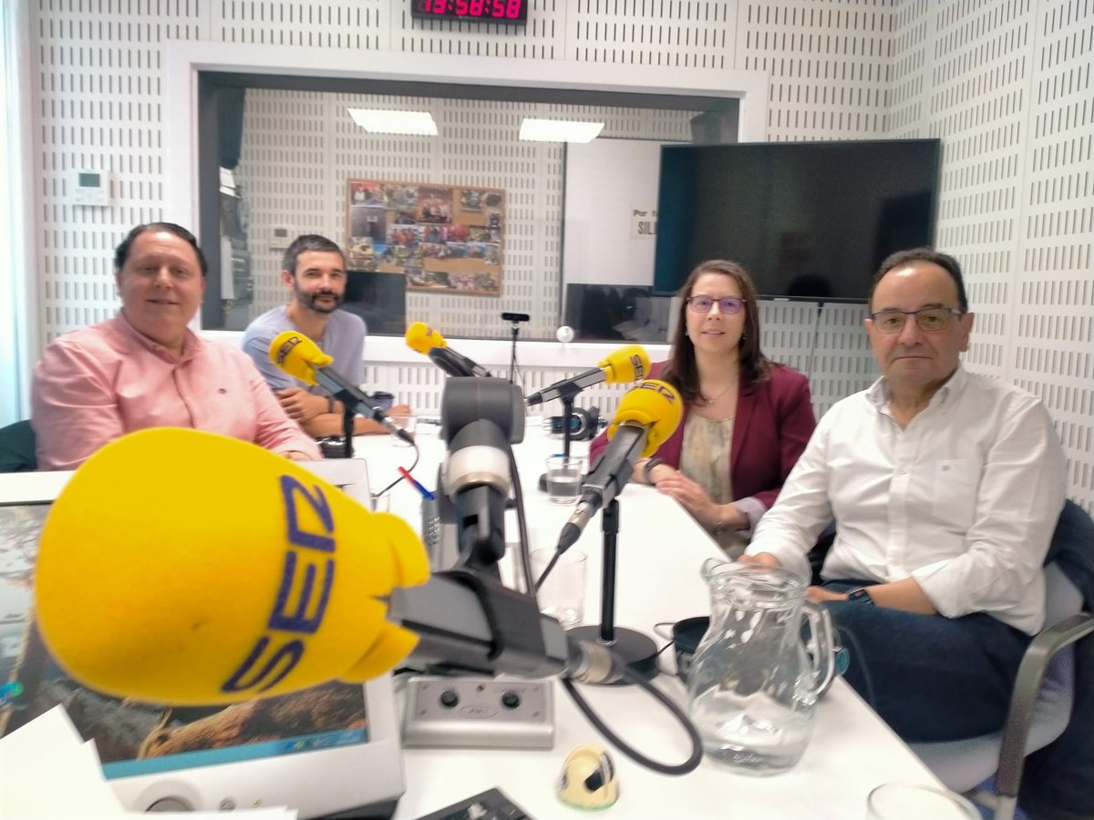 Vanessa Valdiglesias (@vanvalgar) on Twitter photo Ha sido un placer participar hoy en la tertulia A Coruña Opina con Isabel Bravo <a href="/RadioCoruna/">Radio Coruña Cadena SER</a> junto con Diego Álvarez, Marcos Ortega y José Manuel Castro para hablar de las aplicaciones de la #IA en el campo de la salud. 🤗
Aquí el programa entero 👉🏼 cadenaser.com/audio/17475657… Ha sido un placer participar hoy en la tertulia A Coruña Opina con Isabel Bravo <a href="/RadioCoruna/">Radio Coruña Cadena SER</a> junto con Diego Álvarez, Marcos Ortega y José Manuel Castro para hablar de las aplicaciones de la #IA en el campo de la salud. 🤗
Aquí el programa entero 👉🏼 cadenaser.com/audio/17475657…