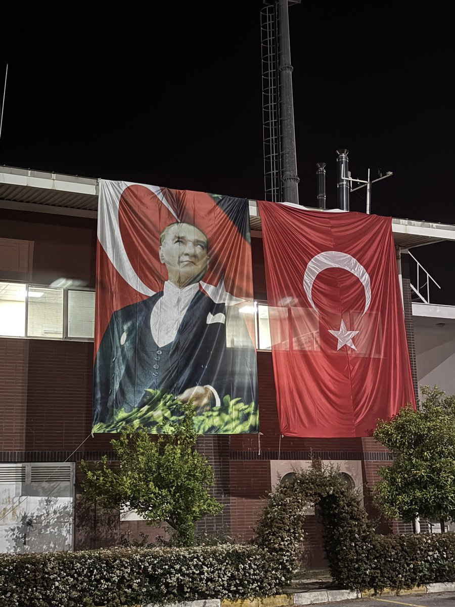 K o c a   B i r   M i l l e t i n ;

H Ü R R I Y E T E  🇹🇷

B A Ğ I M S I Z L I Ğ A  🇹🇷

C U M H U R İ Y E T E  🇹🇷

#19Mayıs
#Samsun
#KurtuluşaİlkAdım