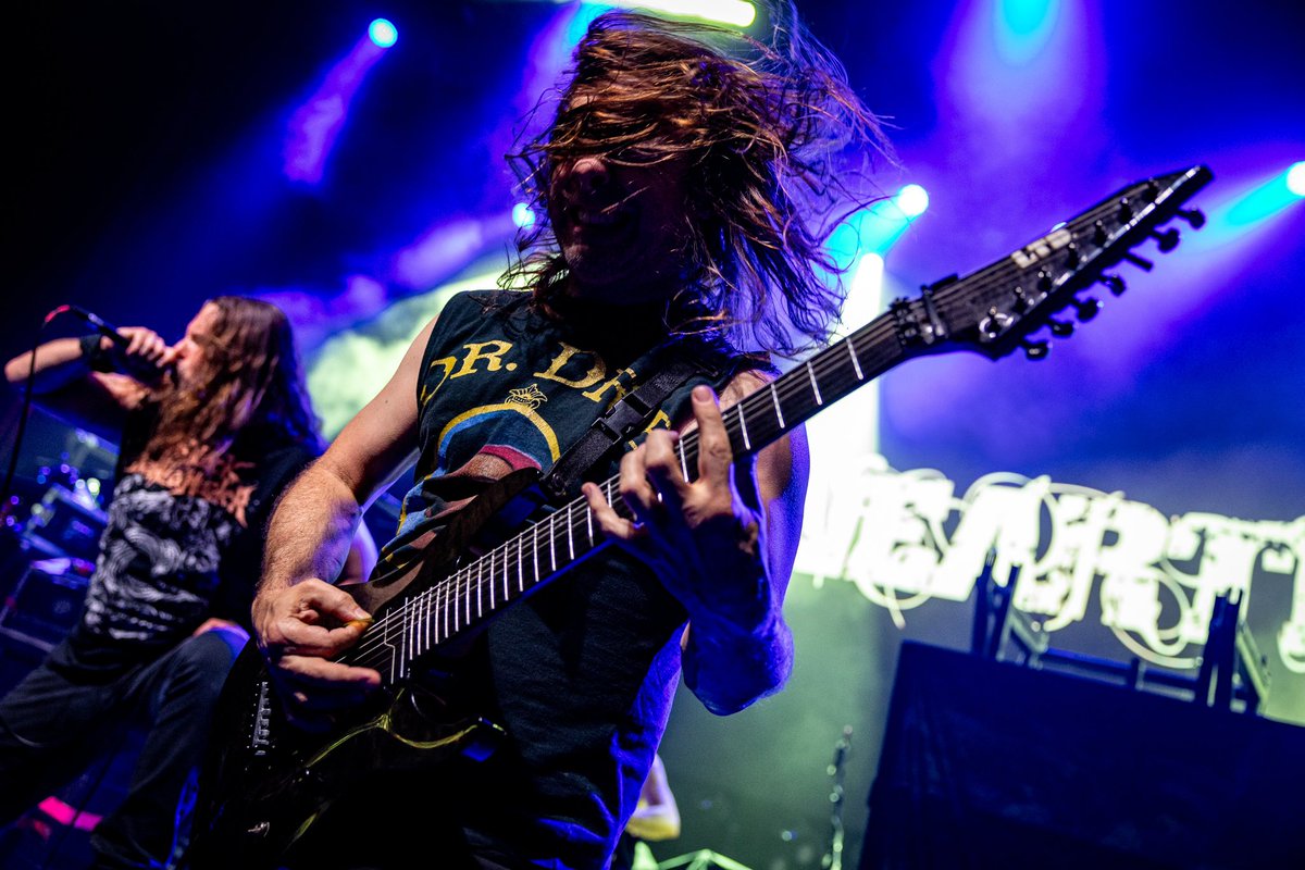 UNEARTH (@unearthofficial) on Twitter photo Pittsburgh! This is it. Last night of tour happens tonight at @roxiantheatre w/ <a href="/lacuna_coil/">Lacuna Coil</a> Stage time is 8:50
📷 <a href="/mezgarth/">Mirak Habbiyyieh</a>
#unearth #thewretchedtheruinous #thewretchedtheruinoustour#lacunacoil Pittsburgh! This is it. Last night of tour happens tonight at @roxiantheatre w/ <a href="/lacuna_coil/">Lacuna Coil</a> Stage time is 8:50
📷 <a href="/mezgarth/">Mirak Habbiyyieh</a>
#unearth #thewretchedtheruinous #thewretchedtheruinoustour#lacunacoil