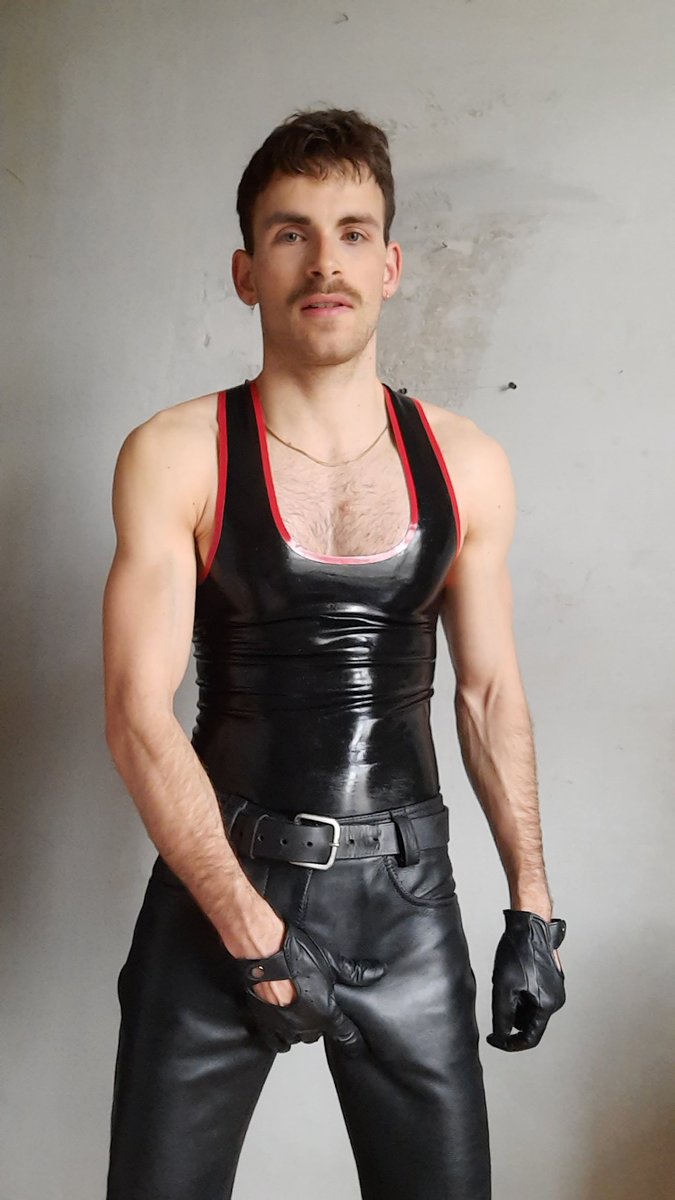 I just got that rubber tank top and I couldn't be happier with it

Makes me feel powerful and horny  ⛓️😈⛓️