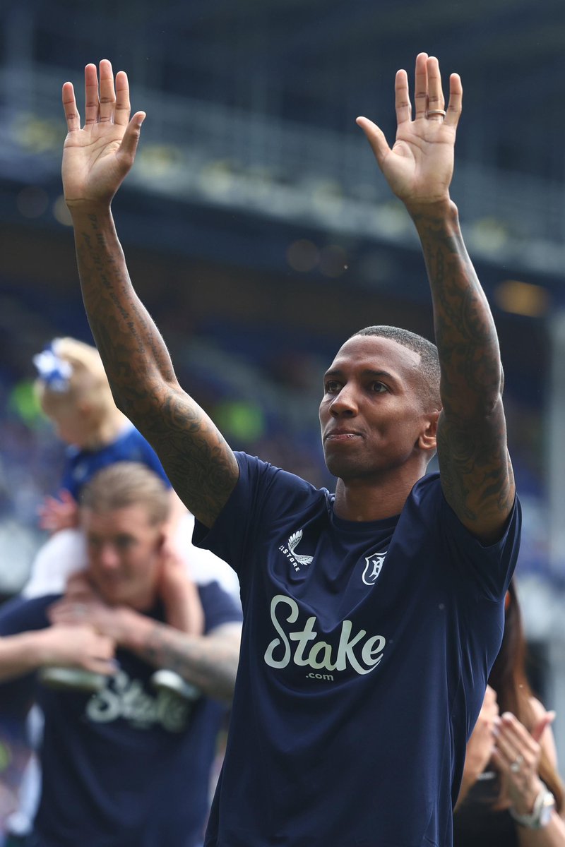 What more can I say about today and the past 2 seasons… Thank You, Thank You, Thank You Evertonians 💙 UTFT 💙