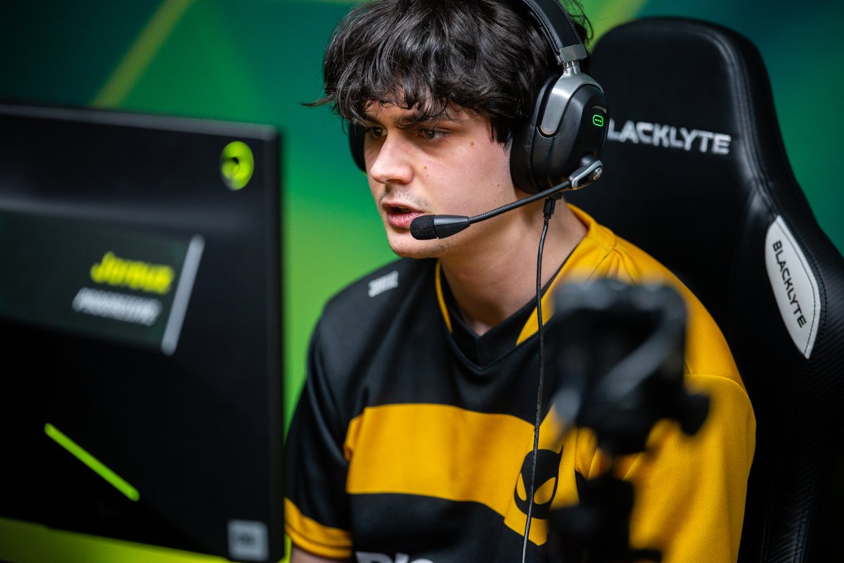 Rocket League Esports (@rlesports) on Twitter photo ๐ <a href="/DignitasRL/">DignitasRL</a> have broken Karmine Corp's streak of winning series after winning Game 1
They were 25-0 this year heading into the final. DIG are now the 1 in 25-1 ๐ฅ ๐ <a href="/DignitasRL/">DignitasRL</a> have broken Karmine Corp's streak of winning series after winning Game 1
They were 25-0 this year heading into the final. DIG are now the 1 in 25-1 ๐ฅ
