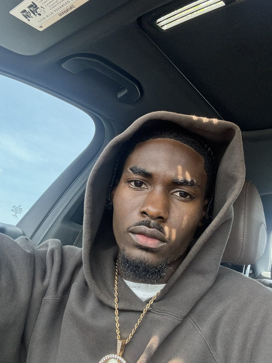 bluebillz_'s tweet photo. Lit Ass Young Nigga #promweekend https://t.co/vy411aUODZ