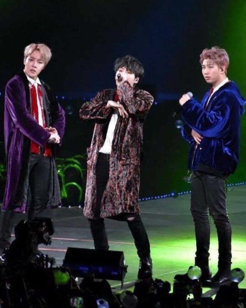 iamyourhope__94's tweet photo. #raplinebts
#rm
#yoongi
#JHOPE https://t.co/cHSoMclXzL