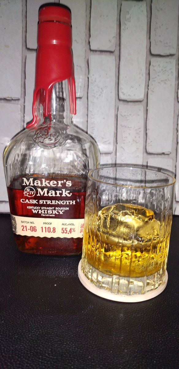 9639ryo's tweet photo. 土曜のウヰスキー
#RANGERS スルスル呑めるHB~ #MellowCorn 甘めのだけどボンデッドだから飲み応えは良い #TURKEY101RYE ロックでゆっくりと味・香りの変化を楽しみ、おかわりも 〆に #MakersCASKSTRENGTH 55.4%をロックでじっくりまったり最高 #ナイスバーボン #ナイスコーン https://t.co/LjMAxn9owk