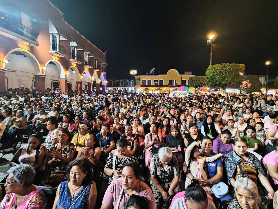 Gracias a todas las mamis de #XicotepecPuebloMagico por jugar y reír con nosotros!! 😂👌 Que bonito festejo! 

Gracias por la invitación! 🎉😎 

#AllStaarCircusCenter #diadelamadre #PelillosDeCuliacan Ayuntamiento de Xicotepec 2024-2027