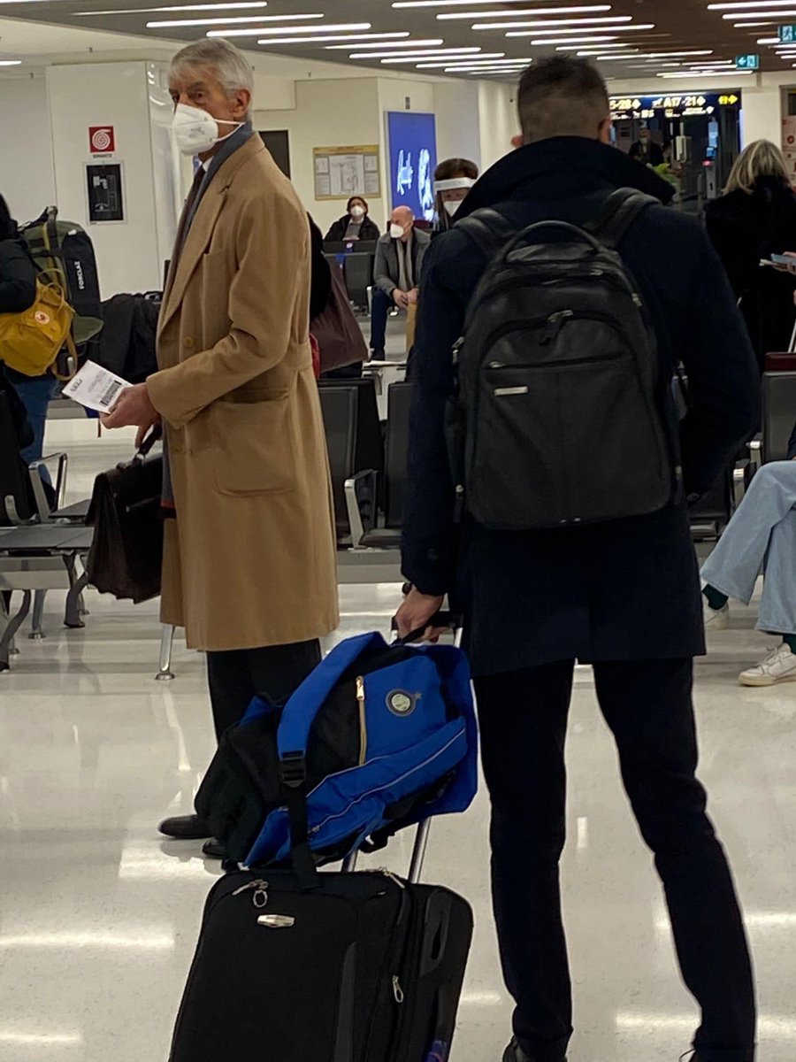 tenuto vivo il campionato togliendo il rigore per un contrasto di gioco

semplicemente Doveri

la troia di Marotta