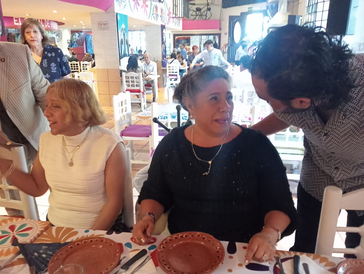 En la celebración del día de las madres del SINIETINAPAM.
<a href="/alex_rosas14/">Alexives Rosas Aguiar</a>