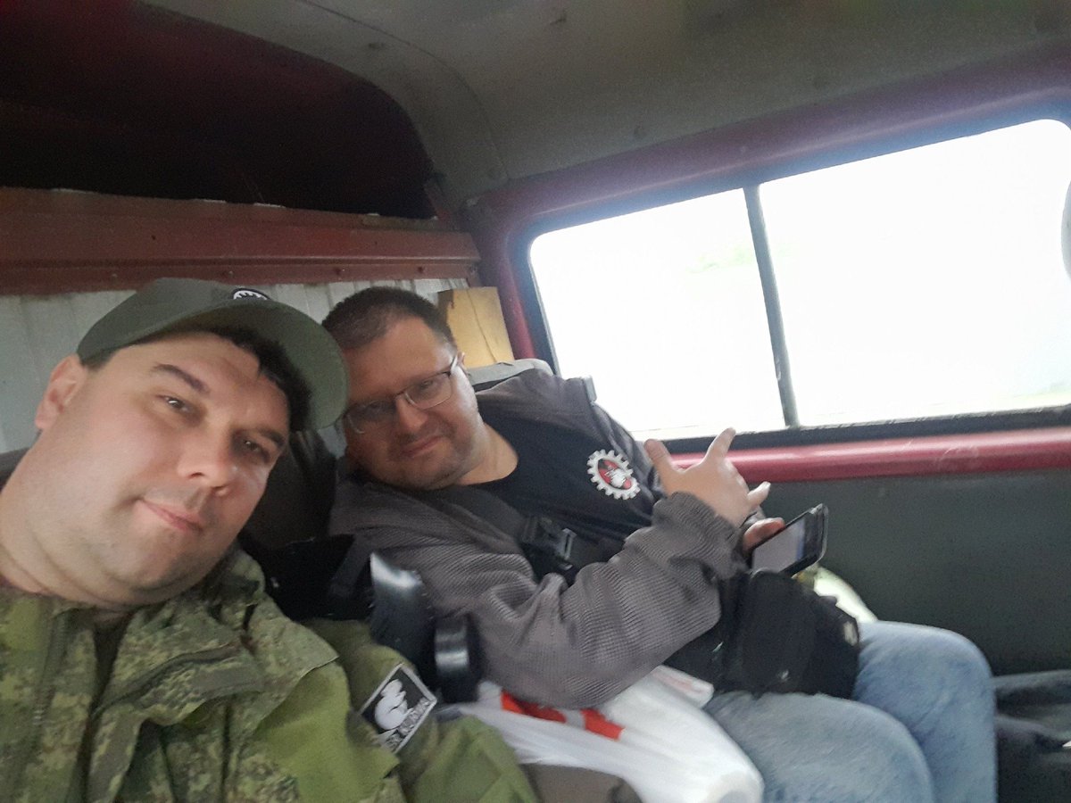 Как мы съездили на S.T.A.L.K.E.R. 2 Не канон.
Наша команда снова представляла собой радиоточку с уже узнаваемым названием «Радио „Кисель“» (кому не нравится, сосите жёппу). В этом году нас было трое: я, Даймон и девочка-корреспондент Катя. facebook.com/alextref/posts…