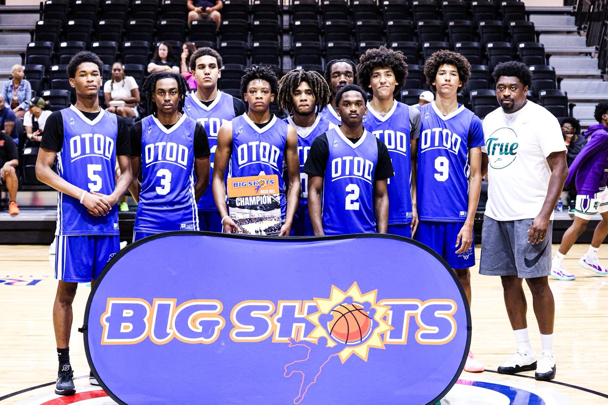BigShotsGlobal's tweet image. #BigShots #CarolinaOpen

🏆 17U Slam Orange Championship 🏆

Champs: OTOD 
Tournament-MVP: Donald Hackworth.
Game MVP: Javion Davis. 

Runner Up: Elite 1