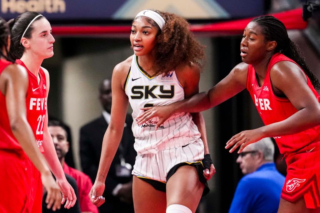 Caitlin Clark and Angel Reese could be one heck of a rivalry if Angel Reese was good at basketball...