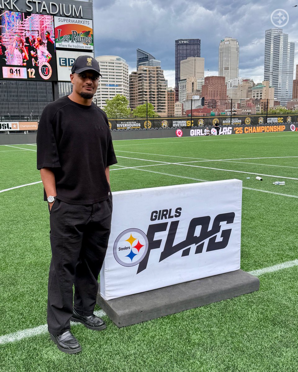 👋 <a href="/minkfitz_21/">Minkah Fitzpatrick</a> 

Shoutout to Minkah for coming out and supporting our Girls Flag athletes!

<a href="/NFLFLAG/">NFL FLAG</a> | #ThisIsHSFootball