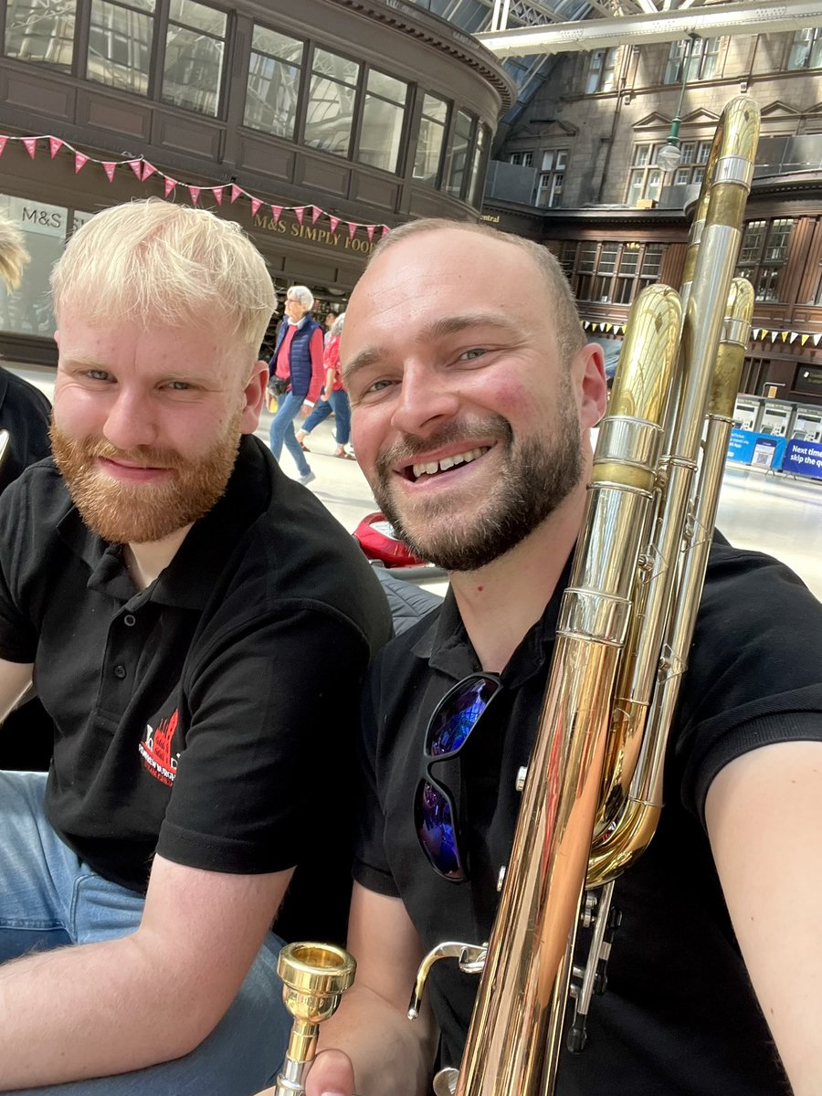 renfrewband's tweet photo. We had a lovely afternoon entertaining passers-by at Glasgow Central Station! 🎺 🎶 

Thank you to everyone for the support - including @GavsterNo1! 🙏 

Preparations continue ahead of our trip to the Nationals.

🔗 To donate, please go to; https://t.co/hVHyAiD1Jl
#brassband https://t.co/ik9D67FANO