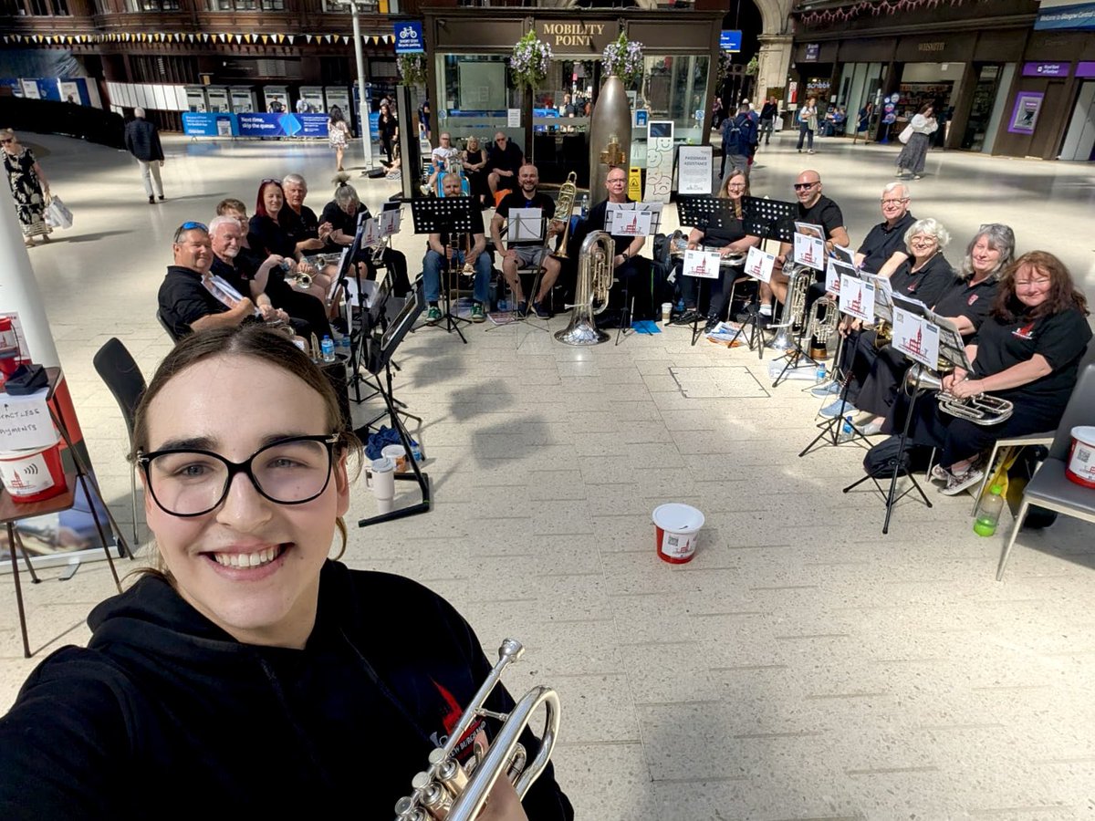 renfrewband's tweet photo. We had a lovely afternoon entertaining passers-by at Glasgow Central Station! 🎺 🎶 

Thank you to everyone for the support - including @GavsterNo1! 🙏 

Preparations continue ahead of our trip to the Nationals.

🔗 To donate, please go to; https://t.co/hVHyAiD1Jl
#brassband https://t.co/ik9D67FANO