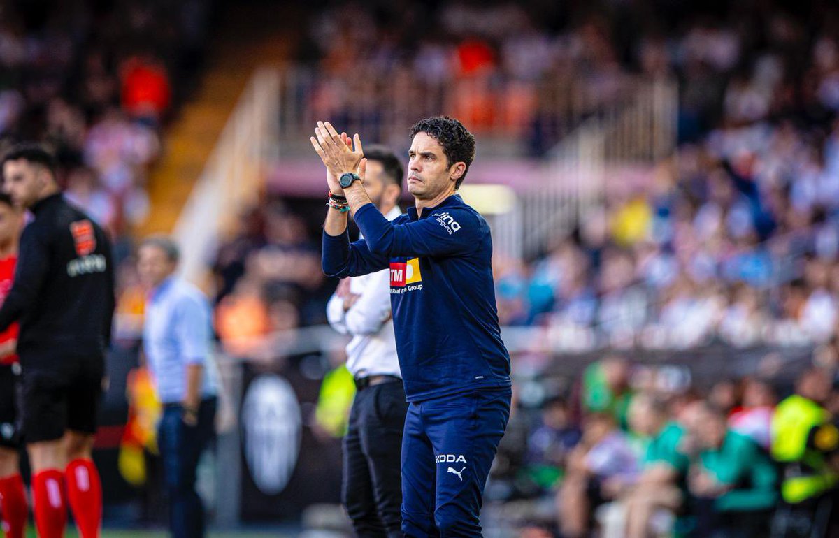 #MESTALLA 🦇⚪️⚫️ <a href="/valenciacf/">Valencia CF</a> 

#ValenciaAthletic (0-1)

📸 <a href="/lazaroftherock/">Lázaro dela Peña</a>