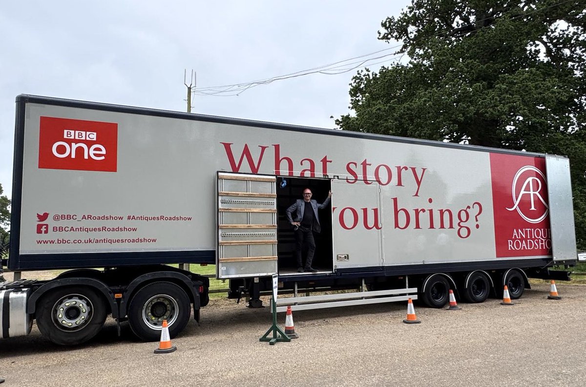Marc_Allum's tweet image. Today was the first show of my 28th year on Antiques Roadshow. 

Lots of interesting items, a plethora of poignant and emotive stories, lots of lovely people too. All in the surroundings of Shuttleworth House complete with a Spitfire fly past.

@ShuttleworthTru 
@BBC_ARoadshow